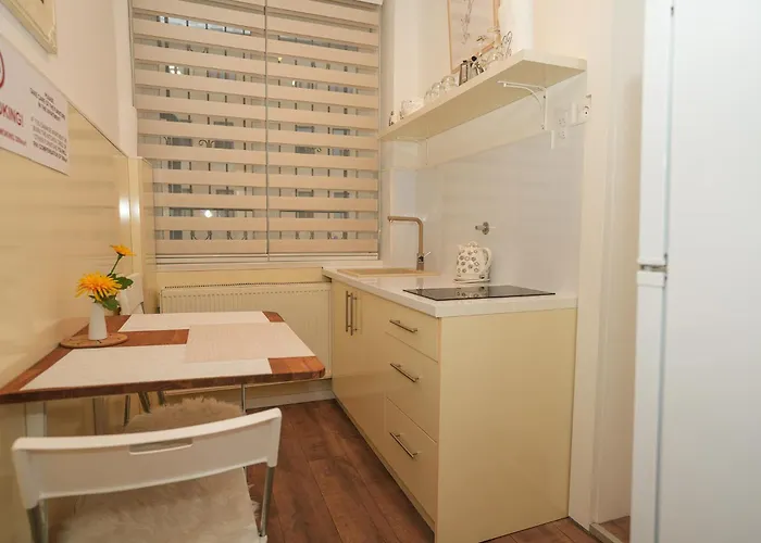 Royal Bistrik 公寓